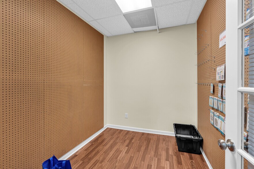 More Photos Of 309 Morris Ave, Spring Lake Office For Sale