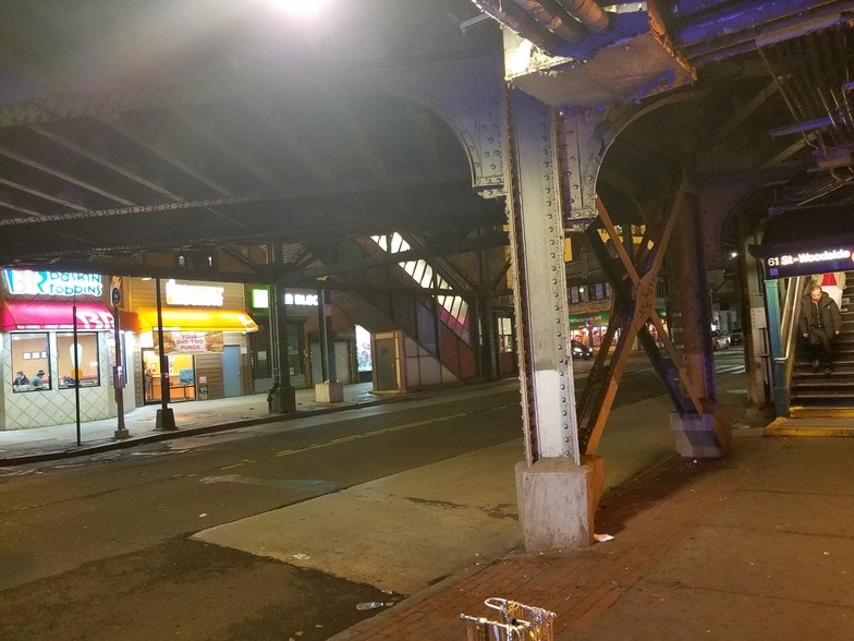 More Photos Of 6314 Roosevelt Ave, Woodside Bar For Sale