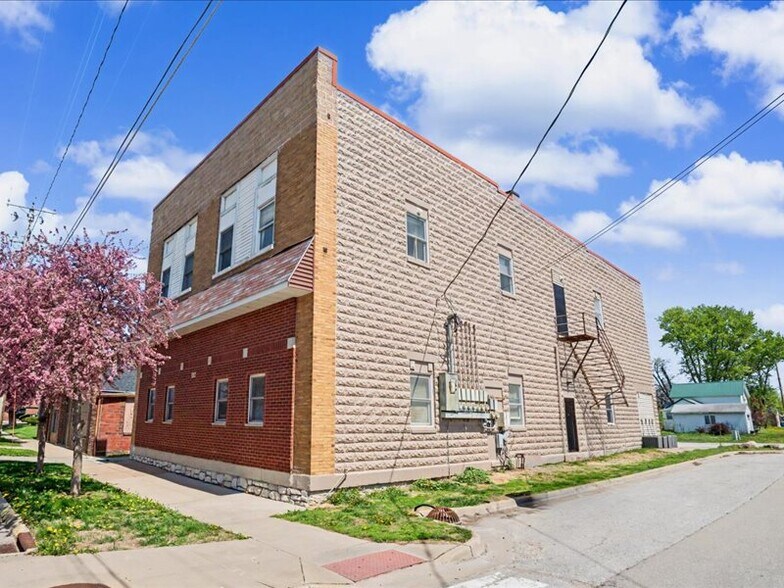 More Photos Of 230 S Dubuque St, Solon Apartments For Sale