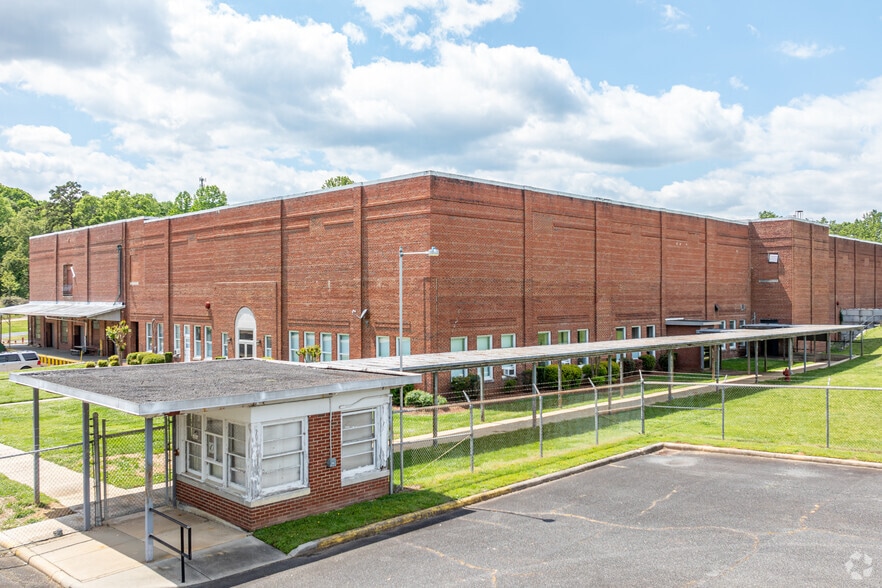 More Photos Of 136 Collins Ave, Norwood Manufacturing For Lease