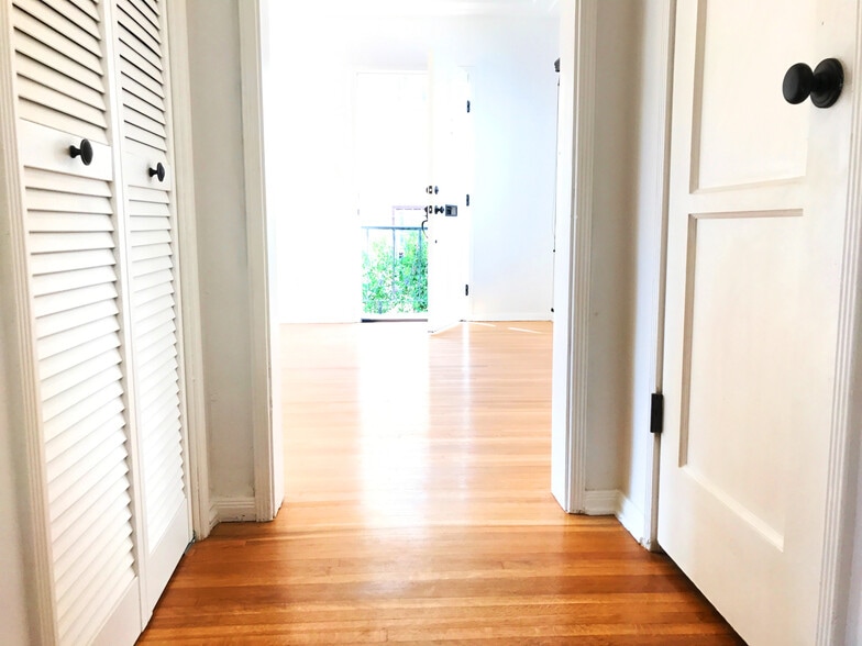 More Photos Of 1257 S Cloverdale Ave, Los Angeles Apartments For Sale