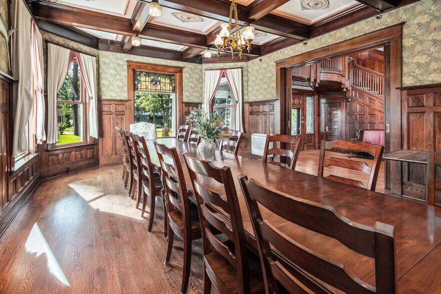 More Photos Of 738 E Main St, Belhaven Hotel For Sale