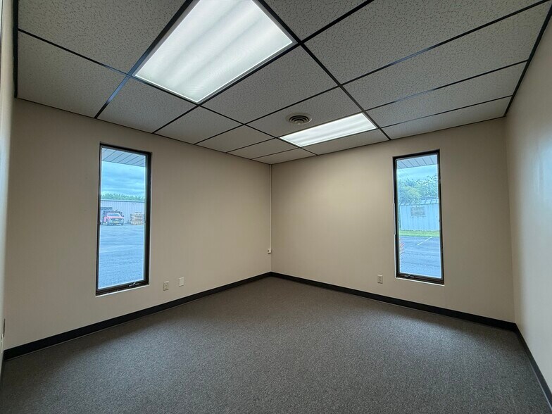 More Photos Of 51 N America Dr, West Seneca Office For Lease