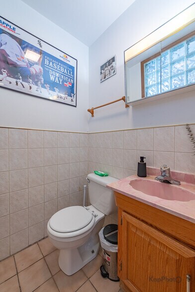 More Photos Of 601 W 47th St, Chicago Storefront Retail Residential For Sale