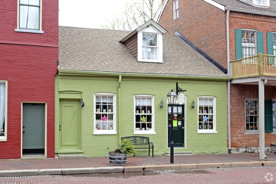 More Photos Of 612 S Main St, Saint Charles Storefront For Lease