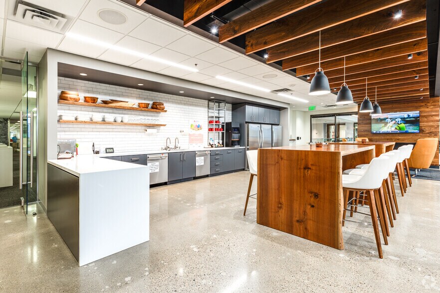 More Photos Of 3600 American Blvd W, Bloomington Office For Lease