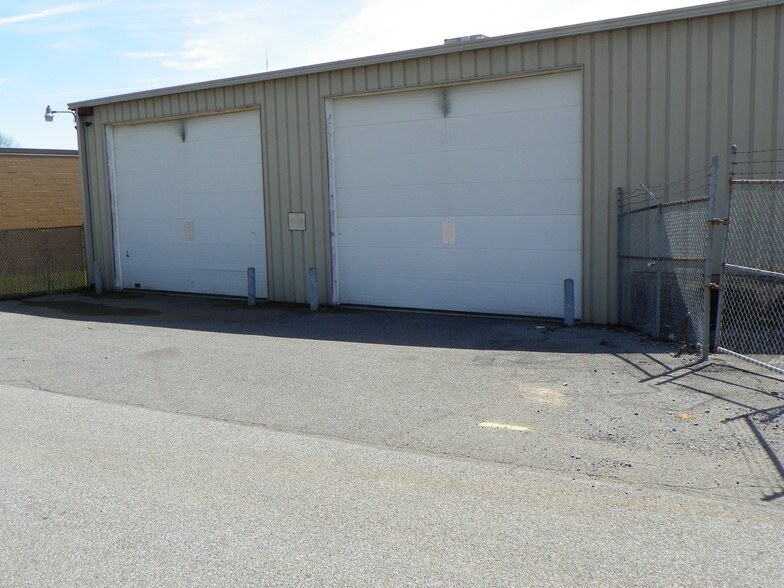 More Photos Of 1255 Bittner Blvd, Lebanon Warehouse For Sale