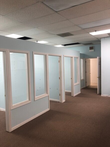 More Photos Of 820 Wheeling Rd, Wheeling Unknown For Lease