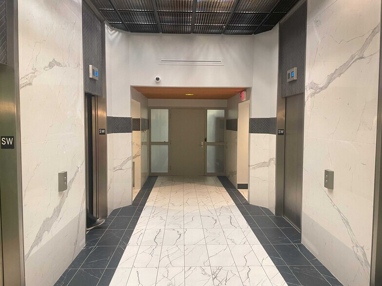 More Photos Of 425 2nd St SE, Cedar Rapids Office For Sale