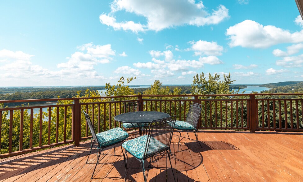 More Photos Of 1 Tara Point, Grafton Hotel For Sale