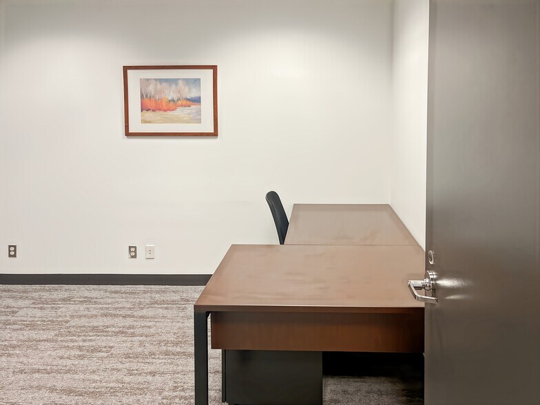 More Photos Of RXR Plz, Uniondale Coworking Space