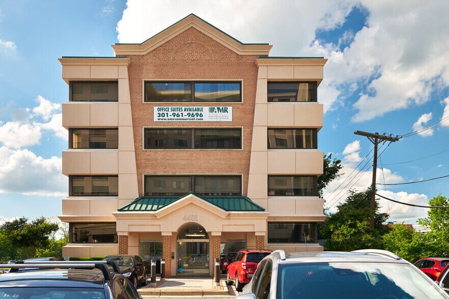 More Photos Of 4401 East-West Hwy, Bethesda Medical For Lease