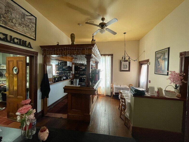 More Photos Of 124 Bank St, Grass Valley Restaurant For Sale