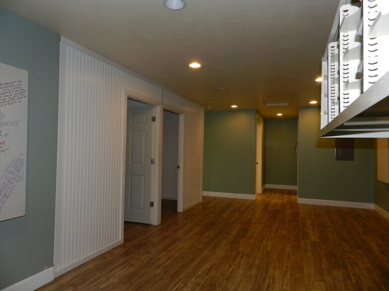 More Photos Of 1541 Ogden Rd, Montrose Medical For Lease