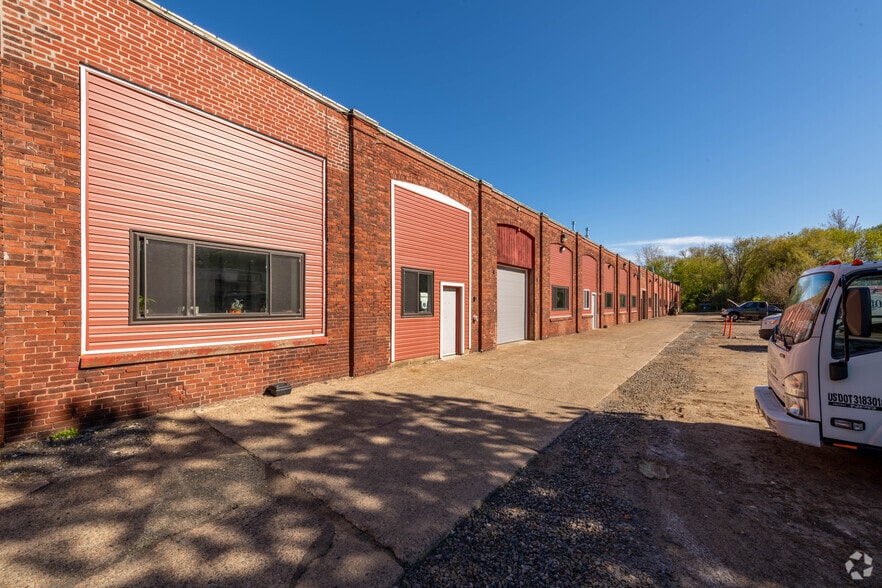 More Photos Of 58 Pulaski St, Peabody Unknown For Lease