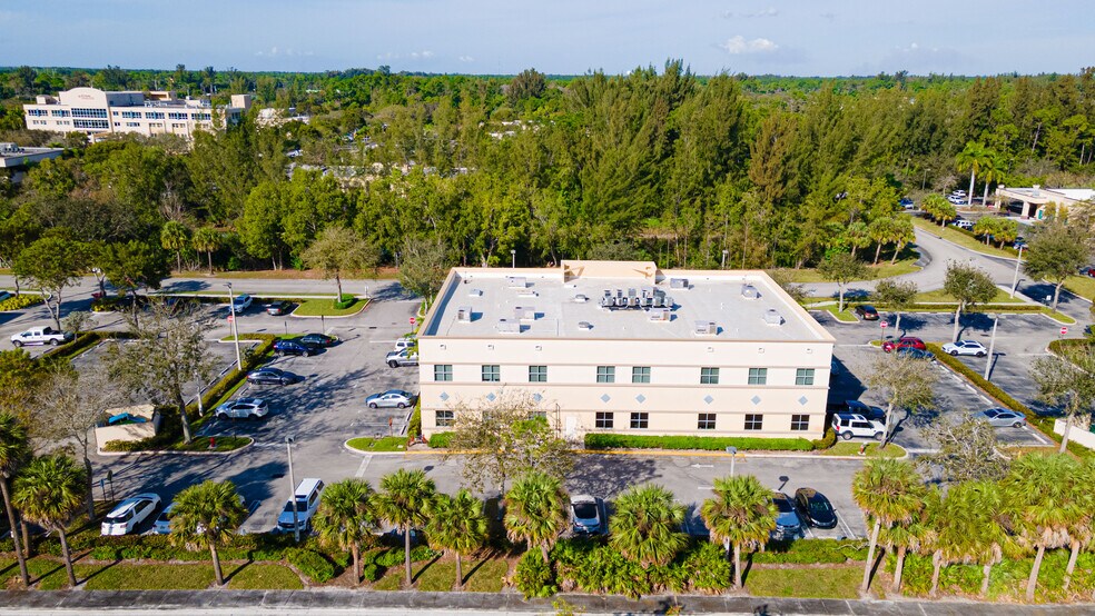 More Photos Of 12959 Palms West Dr, Loxahatchee Medical For Sale