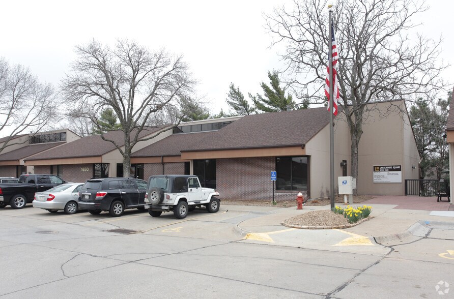 More Photos Of 1650 S 70th St, Lincoln Office For Lease