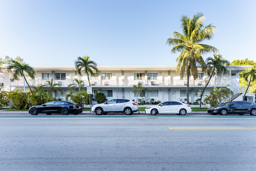 Primary Photo Of 1600 Pennsylvania Ave, Miami Beach Apartments For Sale