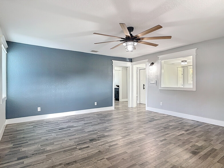 More Photos Of 379 N State Road 415, Osteen Office For Lease