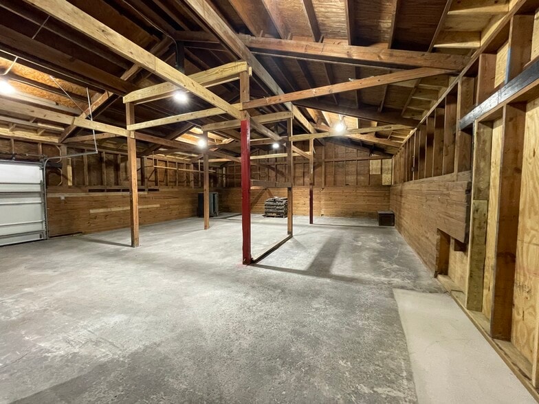 More Photos Of 3310 Fields St, Farmville Warehouse For Lease