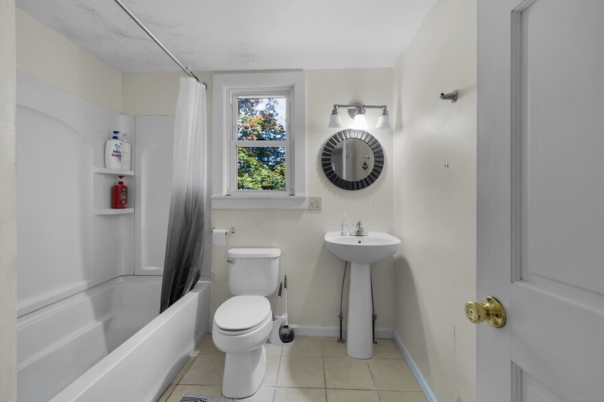 More Photos Of 93 Elm St, Old Saybrook Restaurant For Sale