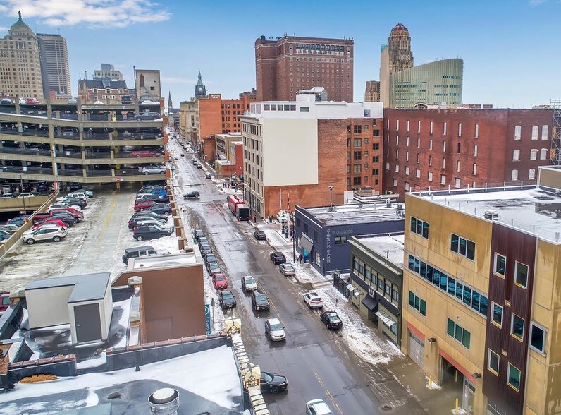 More Photos Of 228 Franklin St, Buffalo Bar For Sale