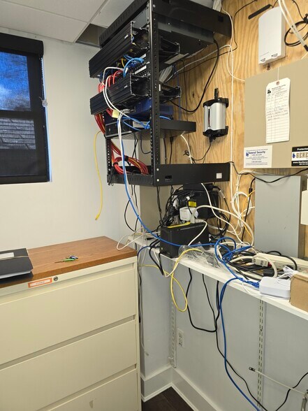 More Photos Of 19 Orchard St, Manhasset Office For Lease