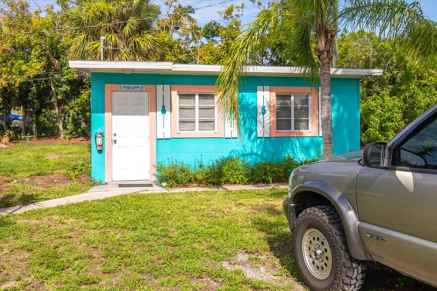 More Photos Of 600 Old Englewood Rd, Englewood Apartments For Sale