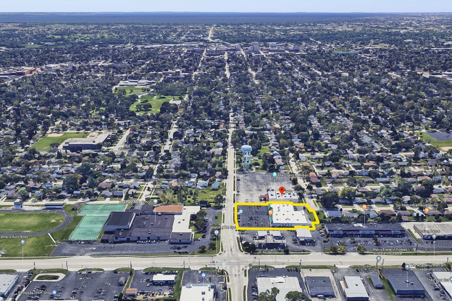 More Photos Of 2701 N Oneida St, Appleton Freestanding For Lease