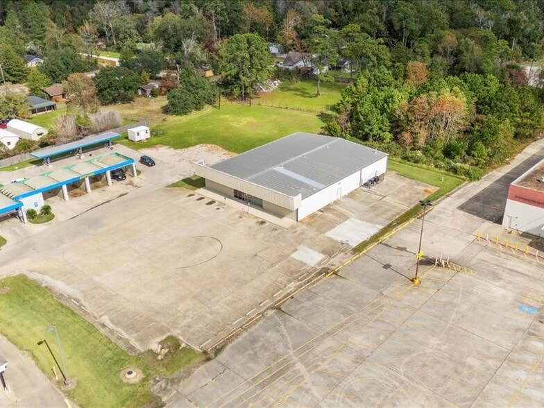 More Photos Of 1390 N Main St, Vidor General Retail For Lease