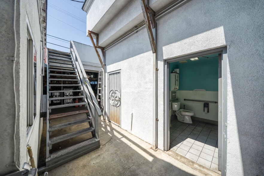 More Photos Of 4320 W Pico Blvd, Los Angeles Auto Repair For Sale