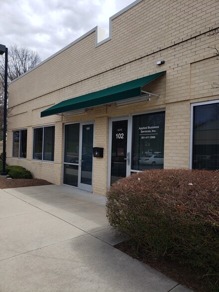 More Photos Of 900 Wind River Ln, Gaithersburg Office For Sale