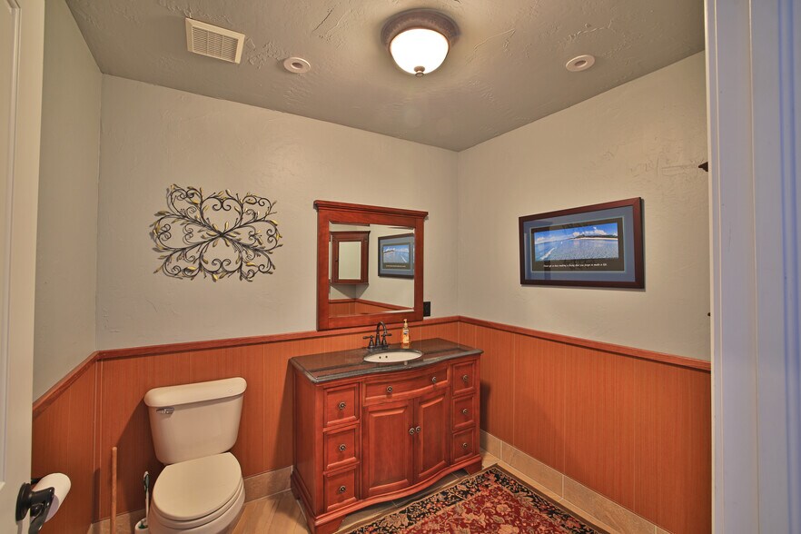 More Photos Of 15739 Pearl Ave, Collbran Light Manufacturing For Sale