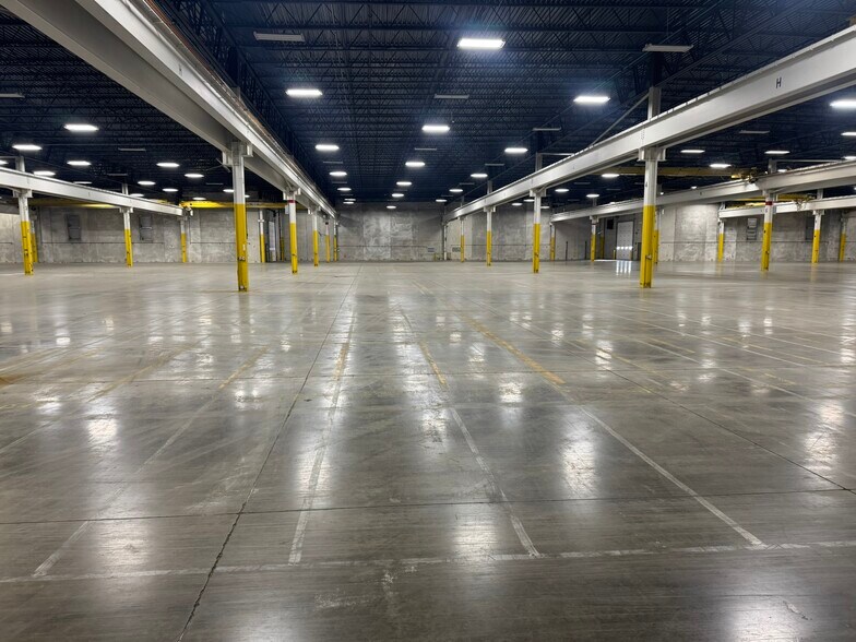 More Photos Of 2380 E Millikin Pky, Decatur Distribution For Lease