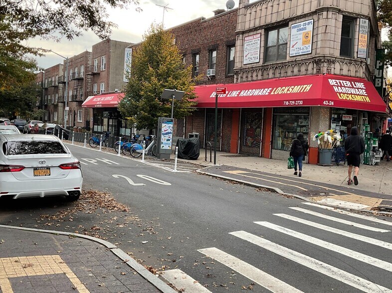 More Photos Of 4716 44th St, Woodside Storefront Retail Office For Lease