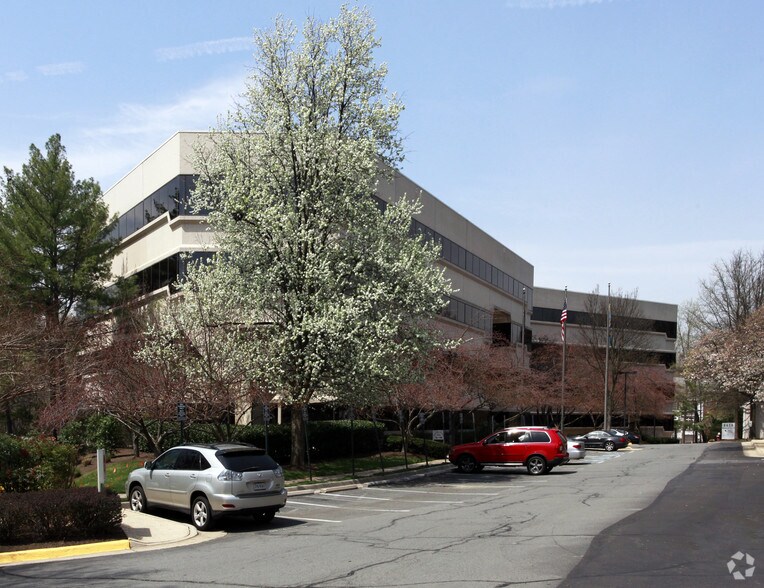 More Photos Of 8618 Westwood Center Dr, Vienna Office For Sale