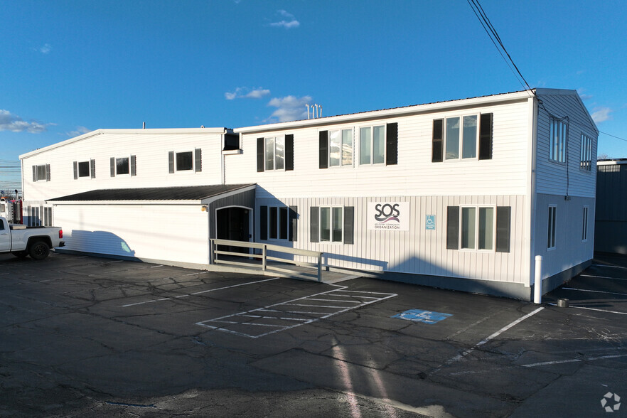 Primary Photo Of 1 Lafayette Rd, Hampton Office For Lease