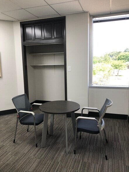 More Photos Of 3029 S Sherwood Forest Blvd, Baton Rouge Loft Creative Space For Lease