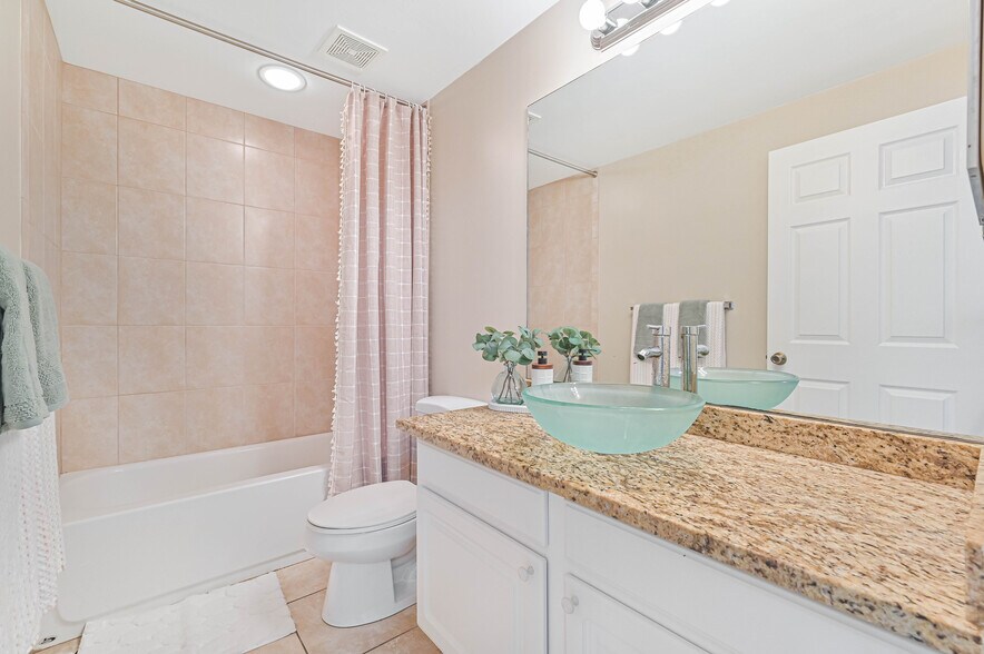 More Photos Of 10000-10030 Maddox Ln, Bonita Springs Apartments For Sale