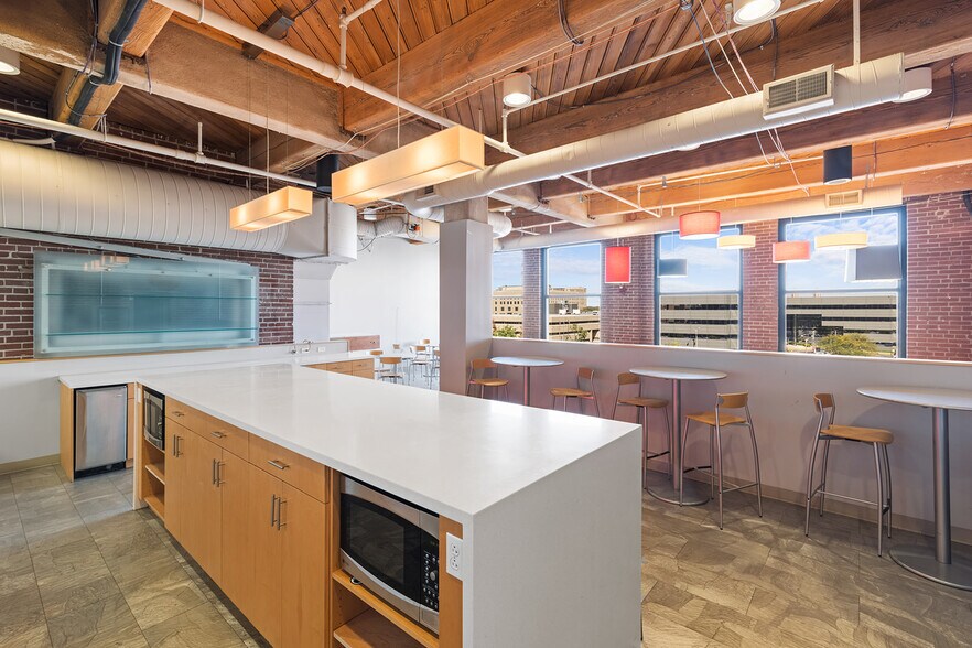 More Photos Of 1001 Washington Ave, Saint Louis Office For Lease