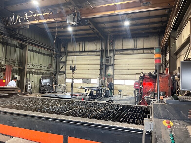 More Photos Of 1703 8th St, Nisku Manufacturing For Lease