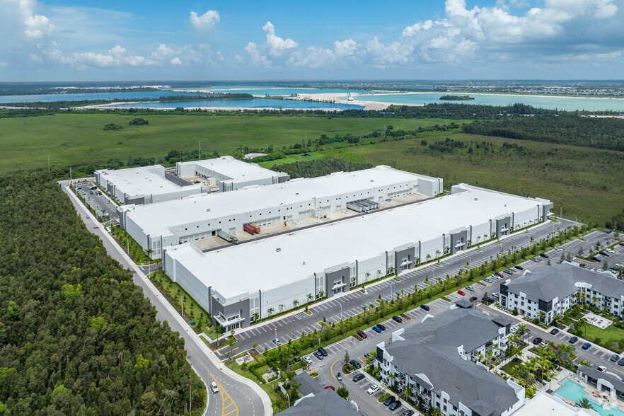 More Photos Of 9575 NW 174th St, Hialeah Industrial For Lease
