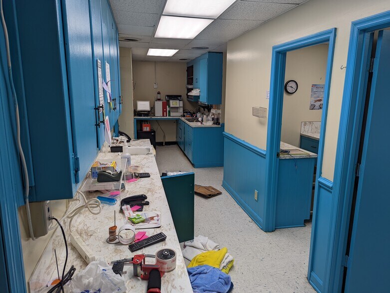 More Photos Of 2608 E Highway 76, Marion General Retail For Sale
