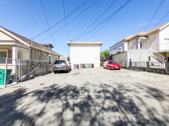 More Photos Of 2120 E 22nd St, Oakland Apartments For Sale