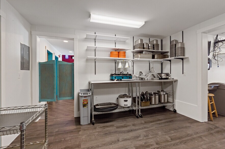 More Photos Of 205 W Main St, Liberty Restaurant For Sale