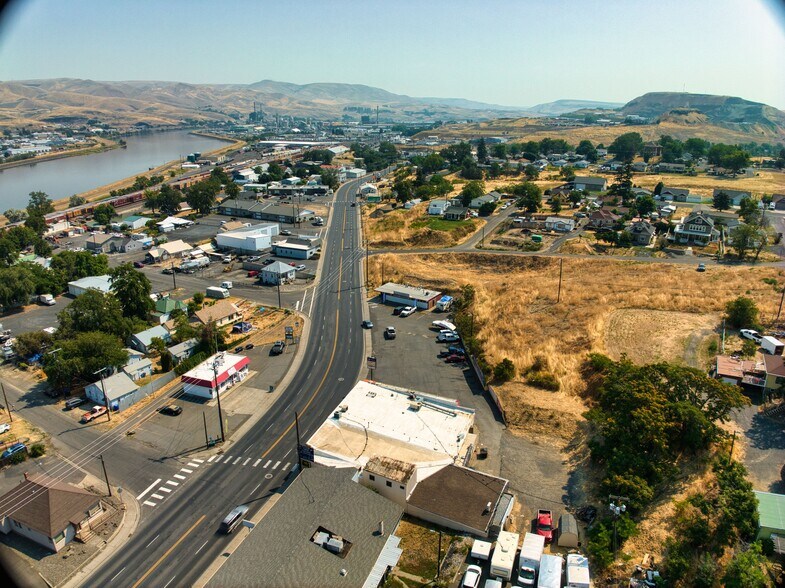 More Photos Of 2414 Main St, Lewiston Convenience Store For Sale
