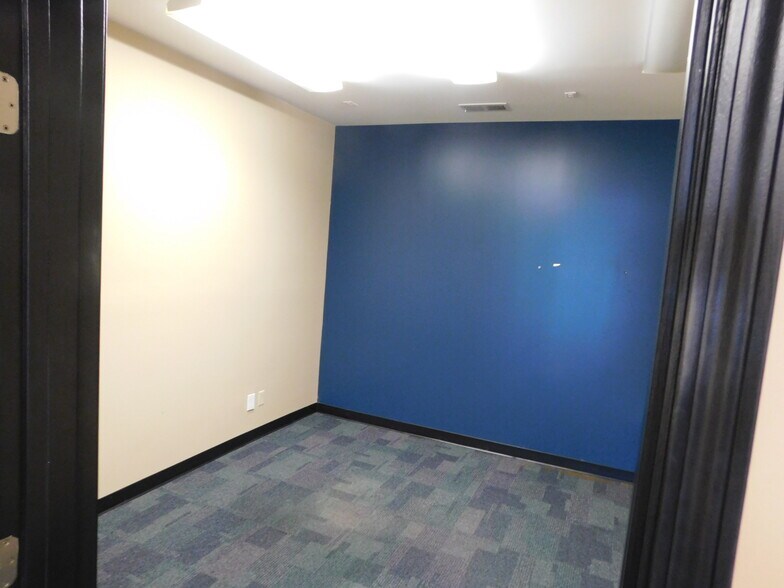 More Photos Of 875 Union St, Shelbyville Storefront Retail Office For Sale