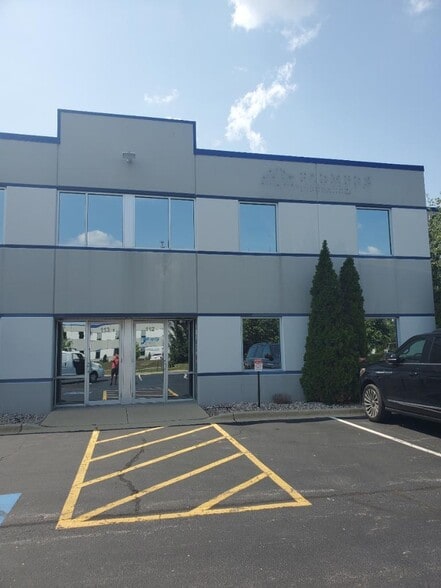 More Photos Of 2600 Beverly Dr, Aurora Light Distribution For Sale