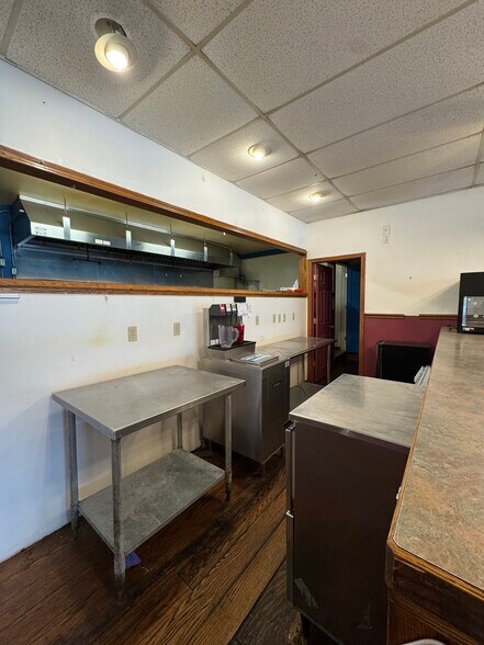 More Photos Of 150 Rockdale Rd, Follansbee Storefront For Lease