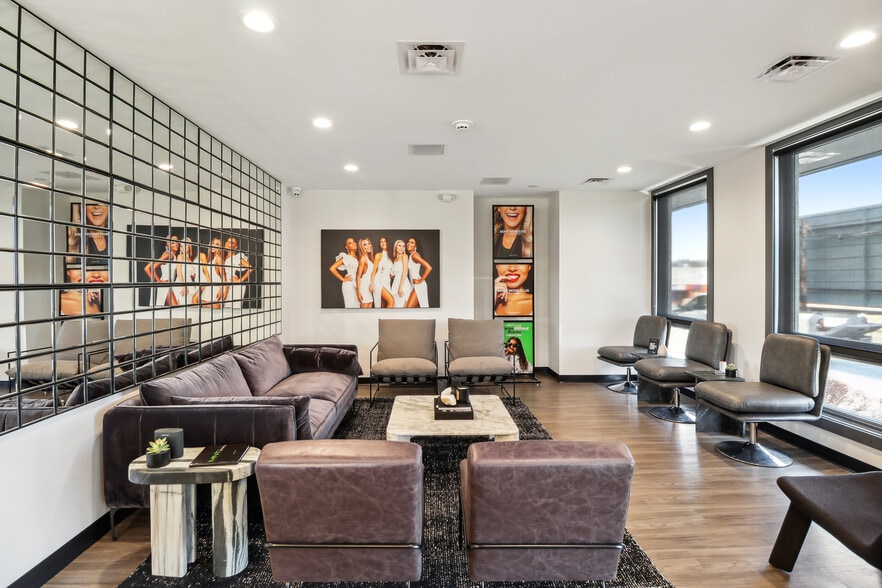 More Photos Of 2626 Washington St, Waukegan Medical For Sale